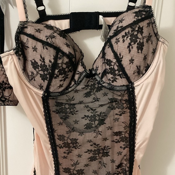 B tempt’d lingerie with thong - Picture 2 of 4